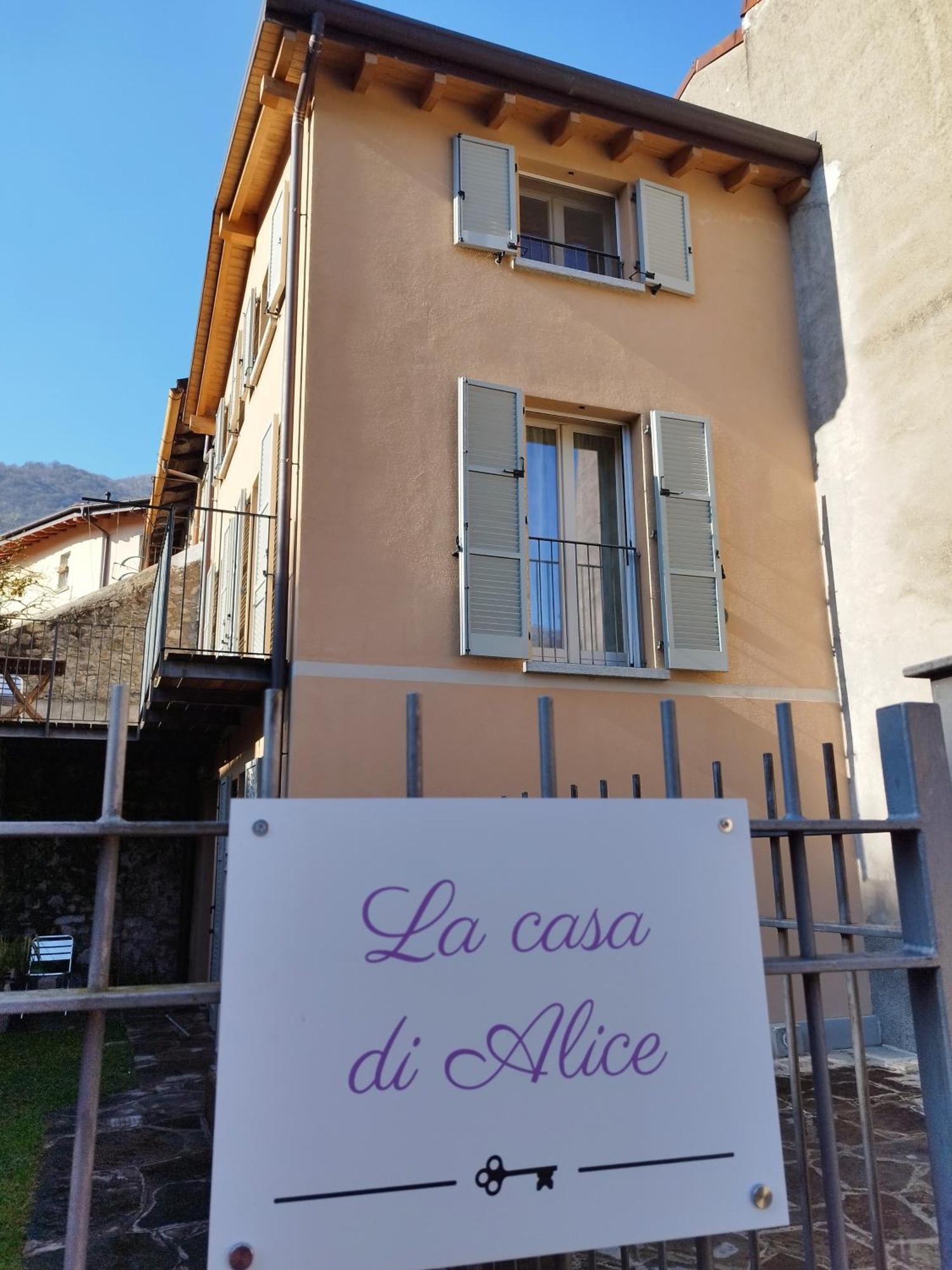Вілла La Casa Di Alice Ленно Екстер'єр фото
